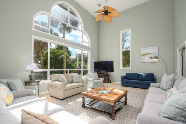 Building Photo - 3 Cassina Ln Unit ID1343760P