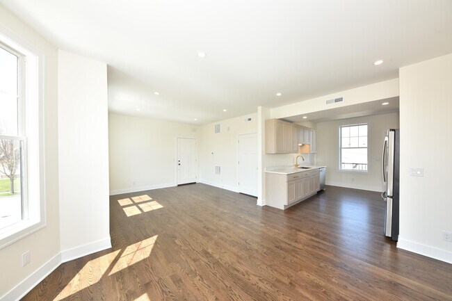 Photo - 104 E Prospect St