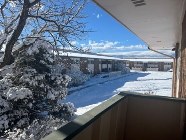 Building Photo - Large Two bedroom, Two Bath Furnished, all Inclusive short to mid term rental. Unit 214