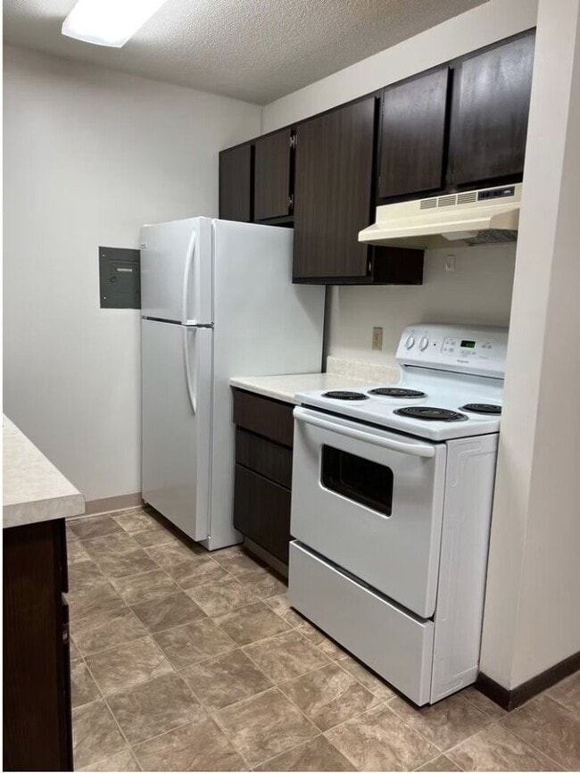 Colony Court Apartments