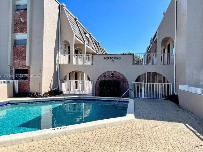 Photo - 1100 SE 4th Ave Condo Unit 10