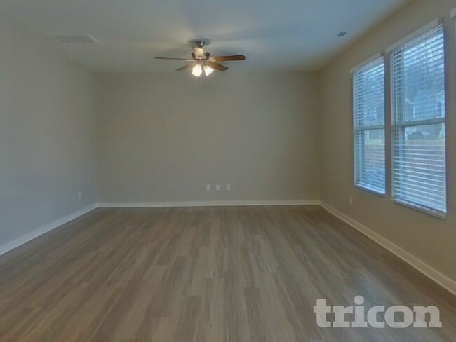 Photo - 710 Anglin Forest Way