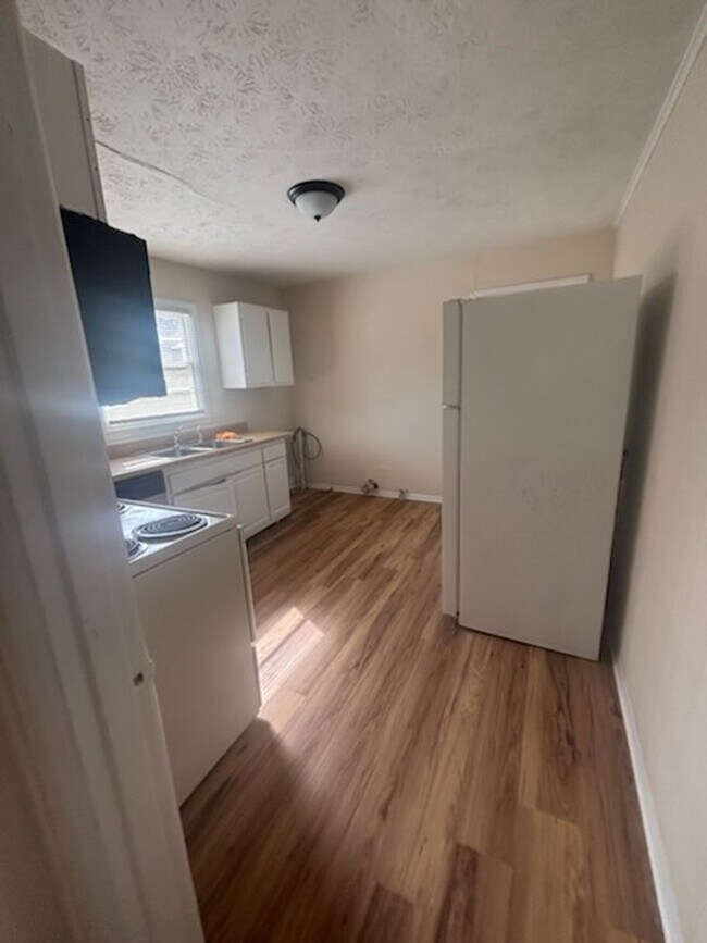 Photo - Knoxville 37915 - 2 bedroom 2 bath - call Howard Grower 865-705-0969