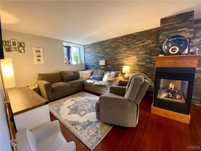 Photo - 106 Watertree Dr