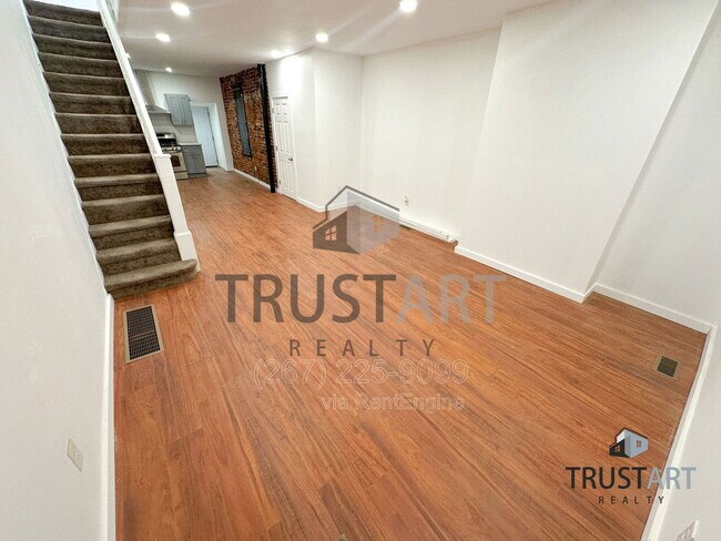 Photo - 5013 Parrish St