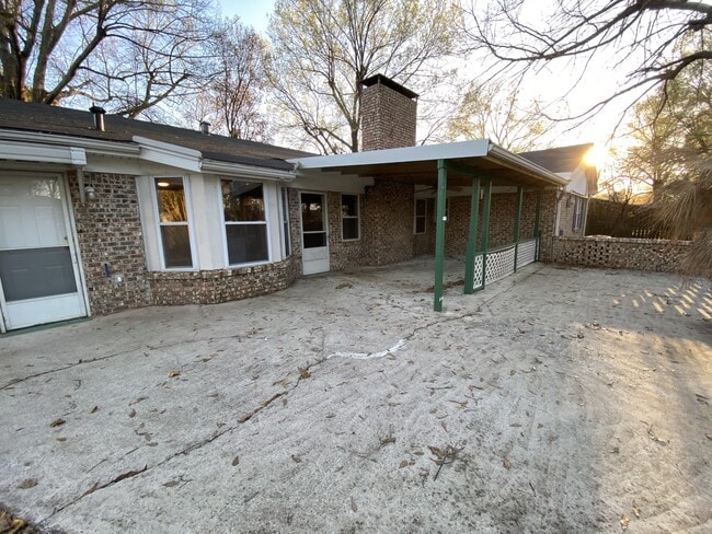 Photo - 2 Knightsbridge Pl