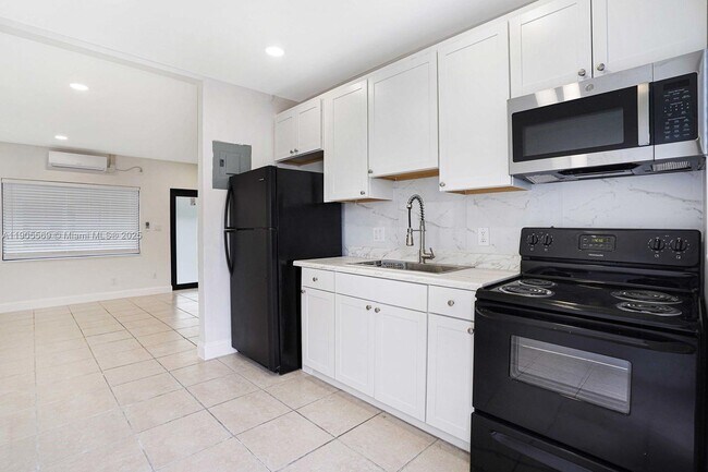 Photo - 502 NW 7th Terrace Unit 2