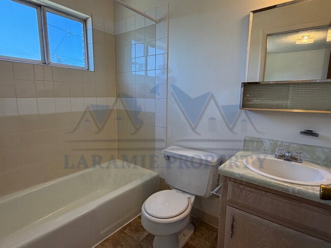 Photo - 706 Downey St Unit 25