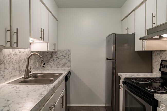 2BR, 1BR - The Sheridan - 928SF - Ivanhoe