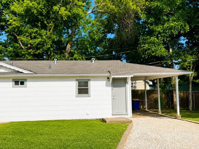 Building Photo - 300 Delmar Ct Unit 15