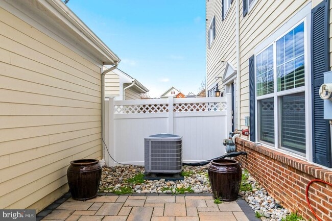 Building Photo - 612 Marina Landing Ln