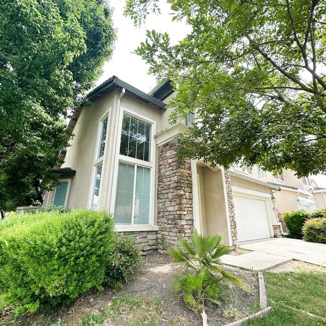 Photo - North Natomas- 3 Bed 2.5 bath 2 Car Corner home