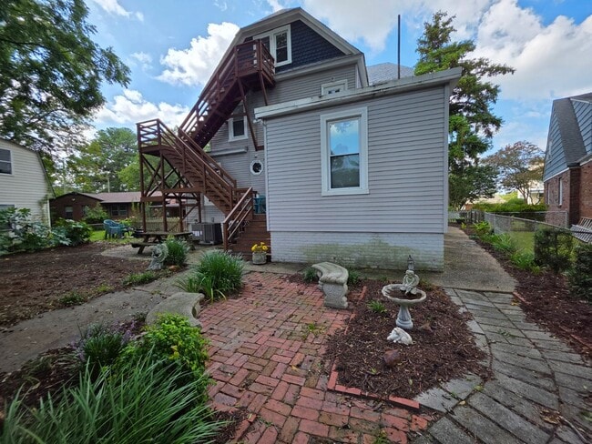 Photo - 132 Orleans Cir