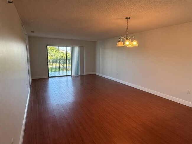 Photo - 2334 S Cypress Bend Dr Unidad 411