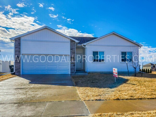 4 Bedroom 3 Bathroom Ranch with a Finished... - 4 Bedroom 3 Bathroom Ranch with a Finished... House