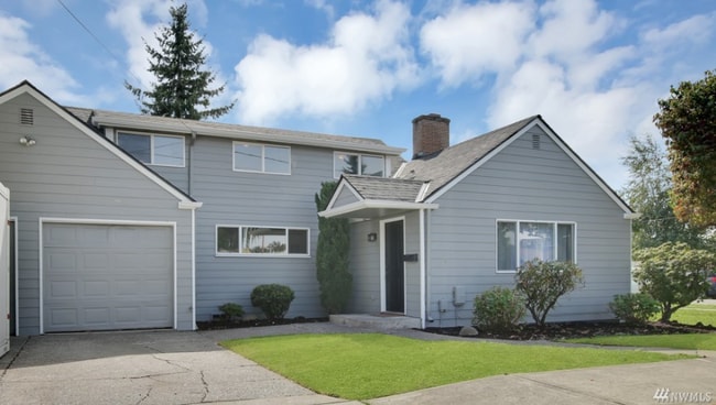 Photo - 1502 5th Ave SE