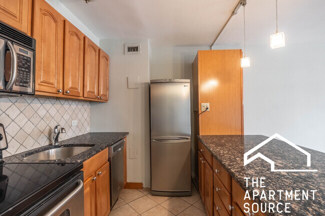 Photo - 445 W Wellington Ave Unit 04H