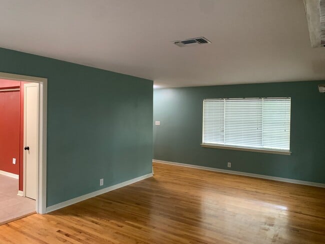 Photo - 1006 Fribourg St