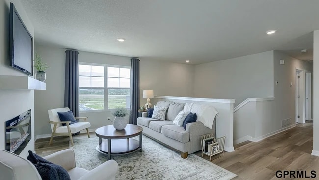 Photo - 8820 S 185th St