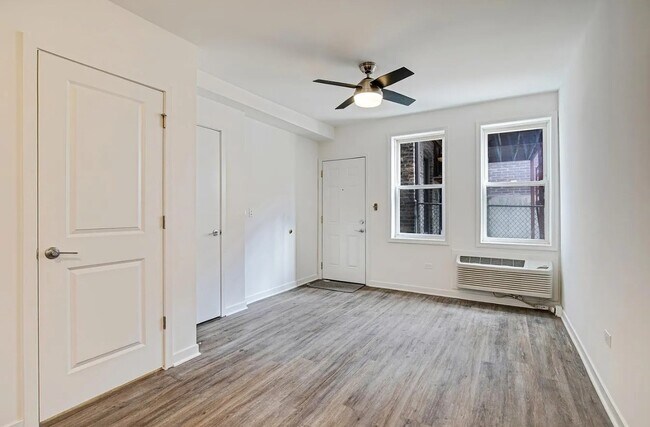 Photo - 1244 N Bosworth Ave Unidad 1B