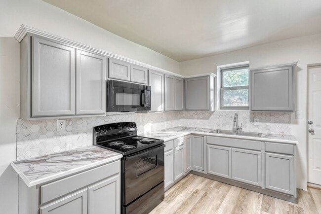 Photo - Fully Renovated 3 Bedroom, 1 Bathroom Townhouse