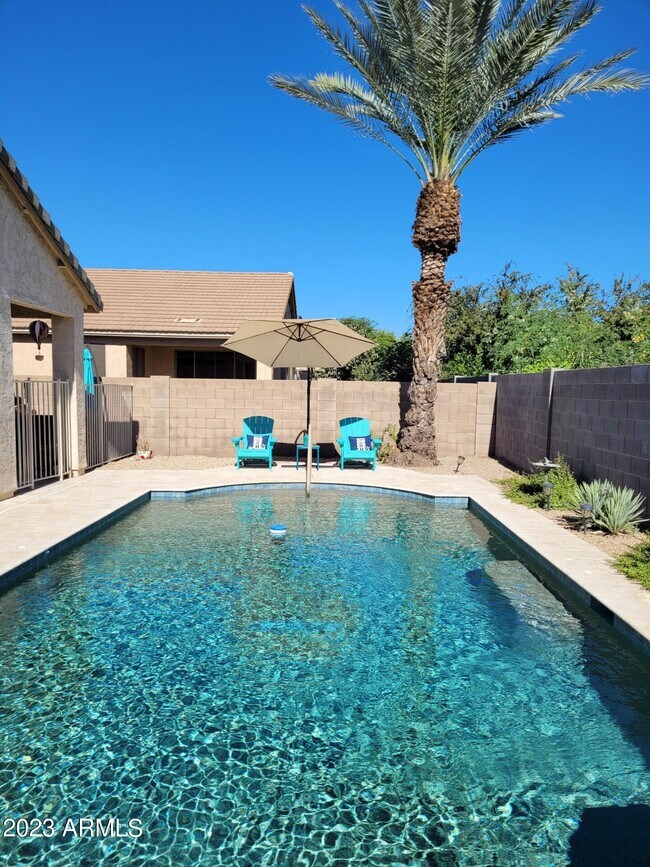 303 N Kimberlee Way