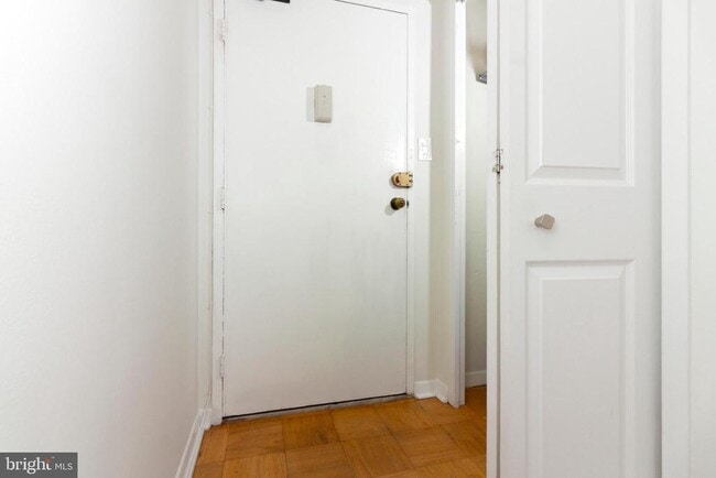 Photo - 1601 18th St NW Unit 508