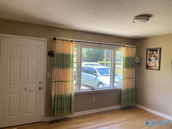 Photo - 512 Clift Dr