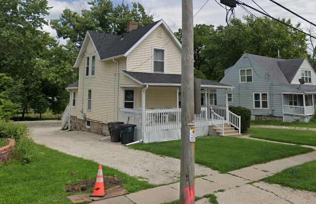 251 N Prairie St