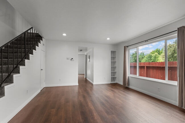Photo - 2400 Northrop Ave