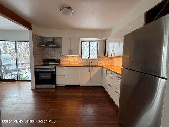 Photo - 259 Village Ct