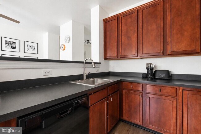 Photo - 124 Burnet Crescent