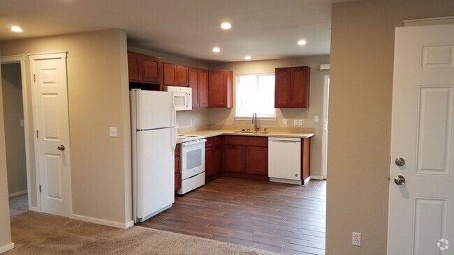 Building Photo - 15515 Washington St Unit #c new Rental