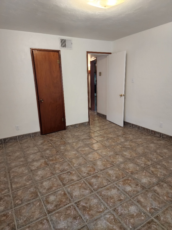 Photo - 2525 N Edith Blvd