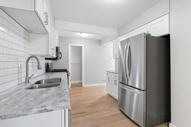 Photo - 3-bedroom, 2.5 bathroom home across the street from Twin Lakes