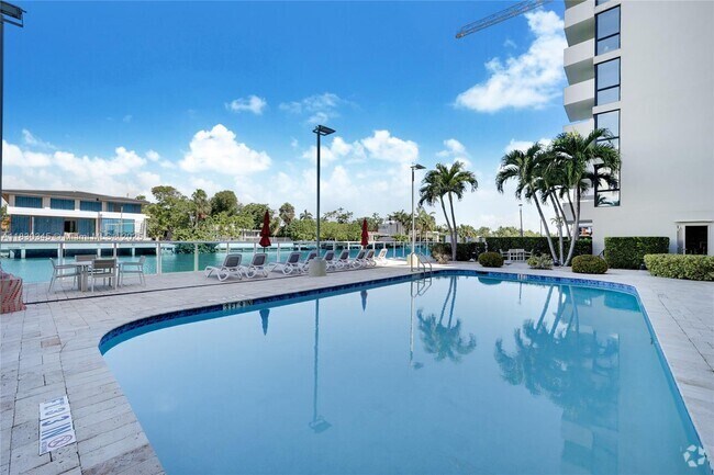 Building Photo - 9800 W Bay Harbor Dr Unit 608 Rental