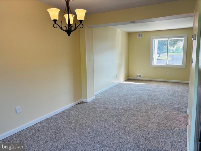 Photo - 145 Roskeen Ct