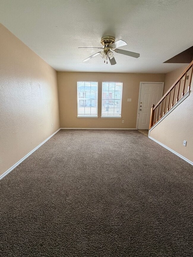 Photo - 5703 Redstone Dr Unit B