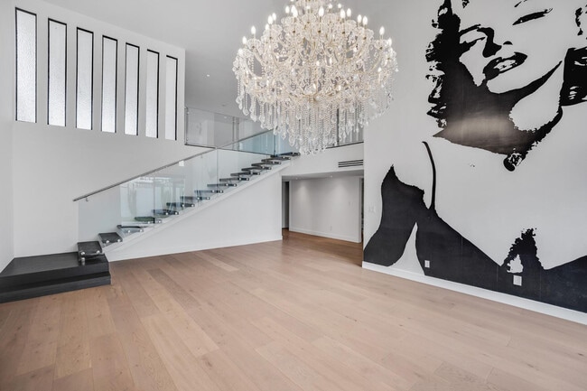 Building Photo - 6814 N 72nd Pl