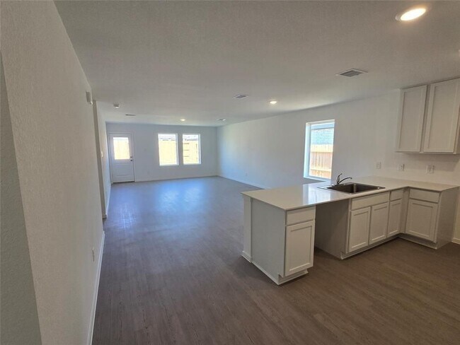 Photo - 313 Nicholas Rd