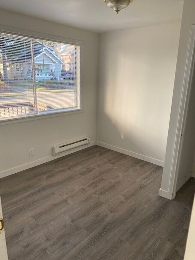 Photo - Charming Central Tacoma Home- Pet Friendly!