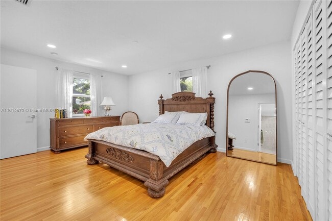Photo - 1100 El Rado St