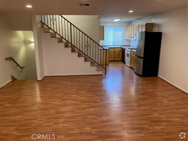 Building Photo - 2559 S Sepulveda Blvd Rental