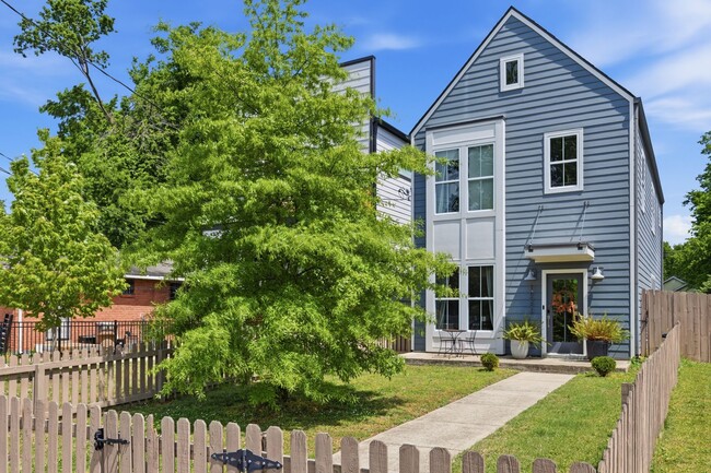 Building Photo - 1608 16th Ave N