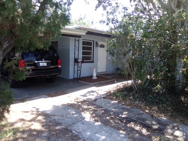 Building Photo - 1705 Roslyn Ave Rental