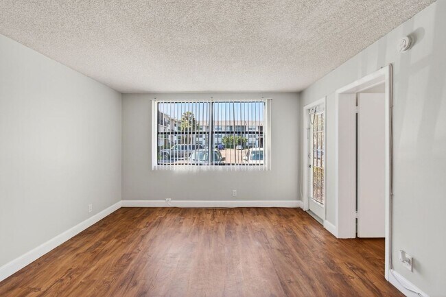 Photo - ONE BEDROOM ONE BATHROOM!! WATERFRONT COMMUNITY! Unit 110