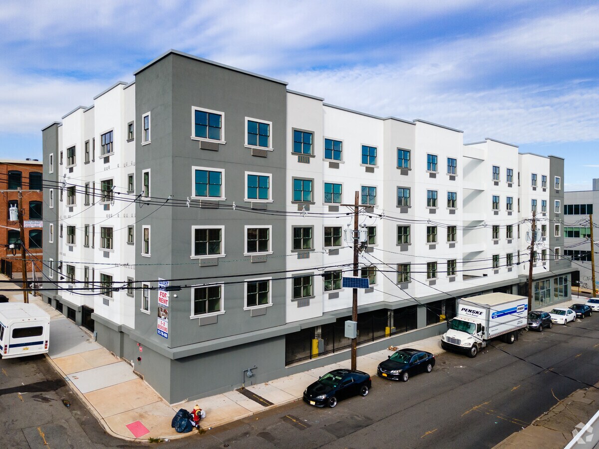 Photo - 81 Levine St Apartments