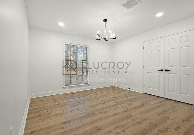 Photo - 816 Winthrop Cir