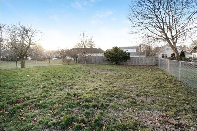 Photo - 132 Hemingway Ave Unidad 2nd floor