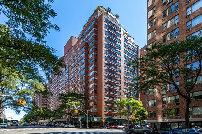 View from Street - 75 E East End Ave